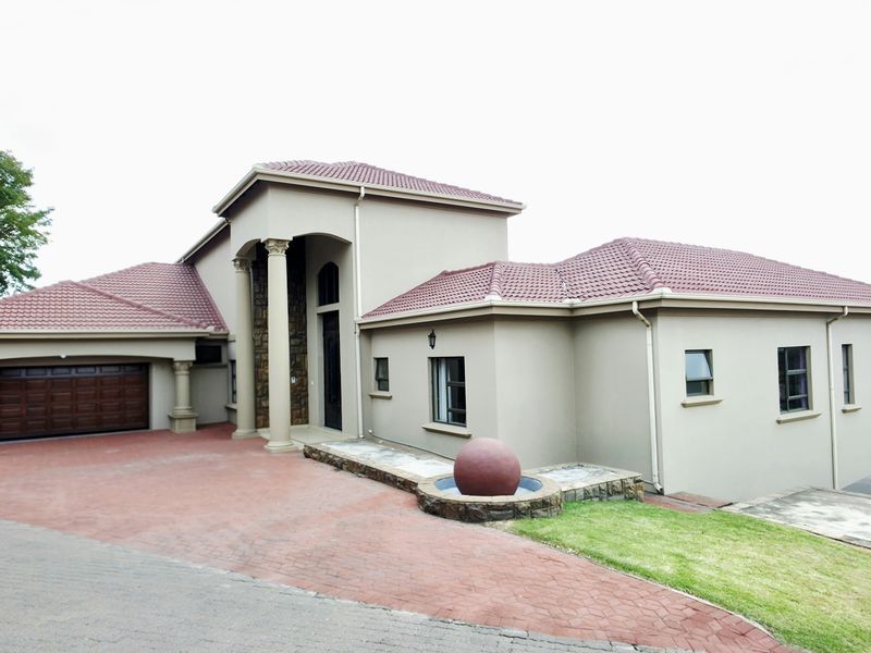Sophisticated 4 Bedroom Residence in Reyno Heights, Ben Fleur - Photo 8