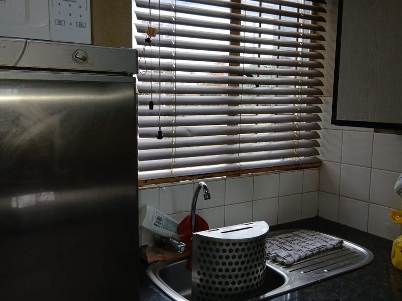 Charming 2 Bedroom Ground-Floor Apartment with Private Garden in a Secure Lifestyle Complex - Photo 9