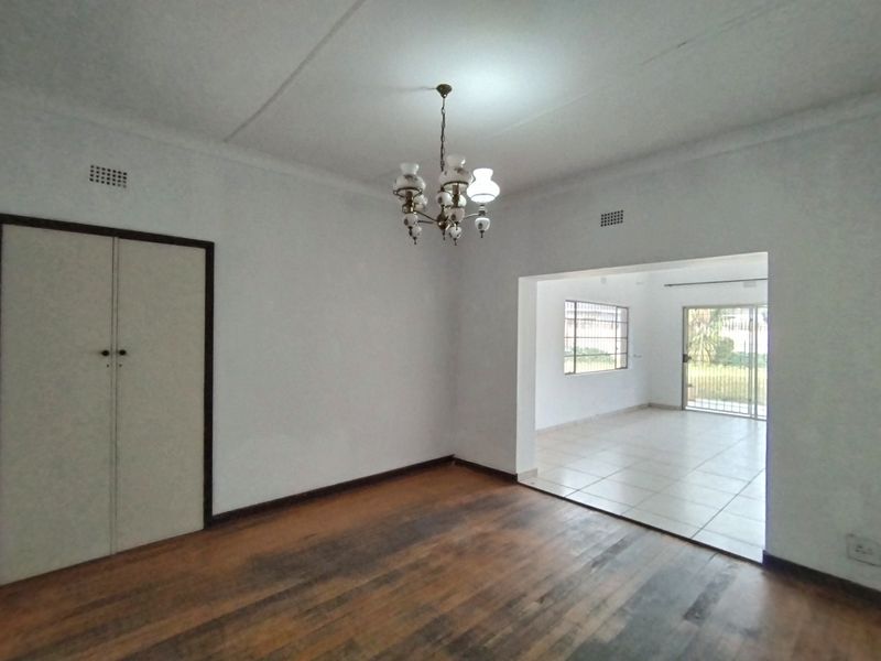 Enormous 4 Bedroom House To-Let In Dalview! - Photo 10