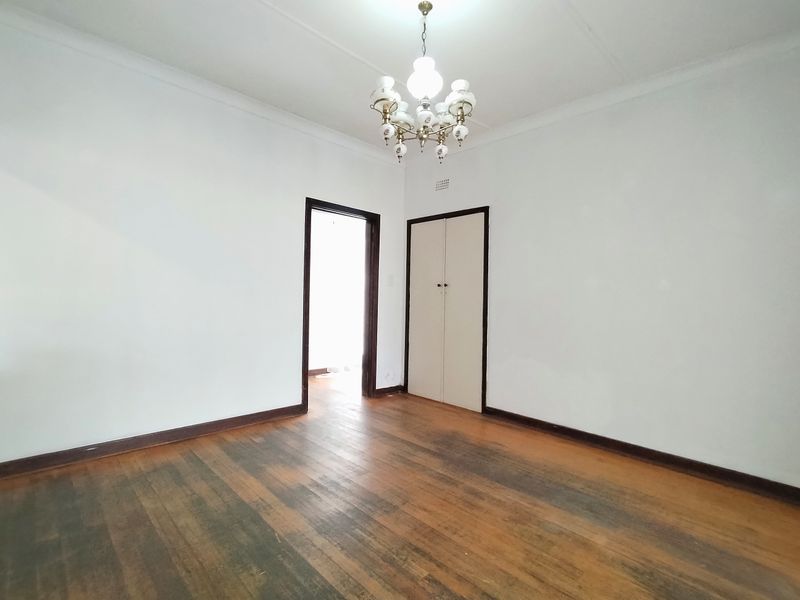 Enormous 4 Bedroom House To-Let In Dalview! - Photo 9