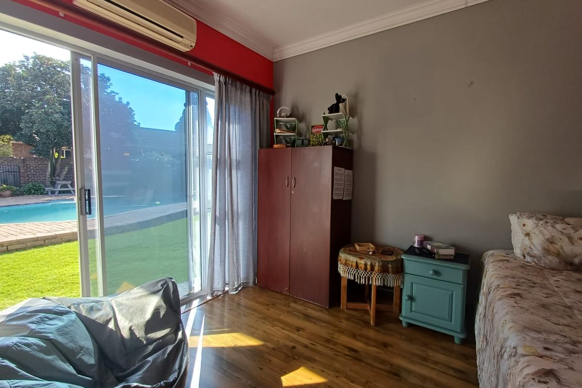 PERFECT BUY in SE 3 In A Quite Street.... Entertainers Delight - Photo 4