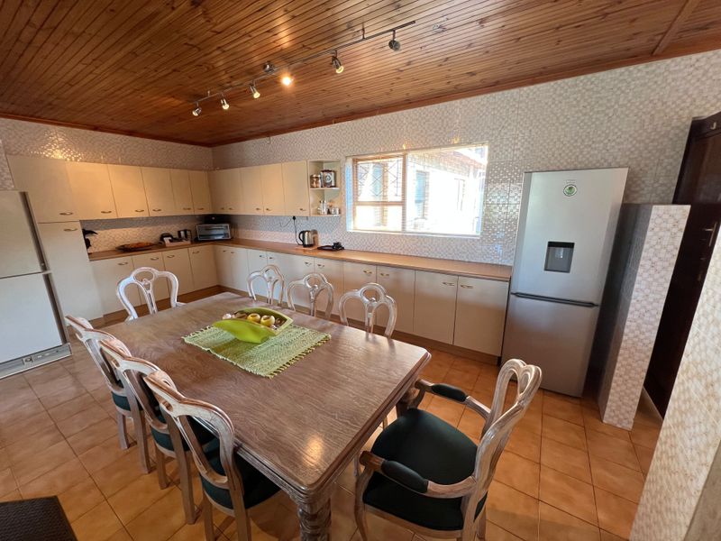 Family home n Wavecrest - Photo 9