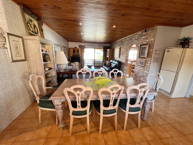Family home n Wavecrest - Photo 7