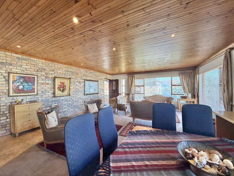 Family home n Wavecrest - Photo 6