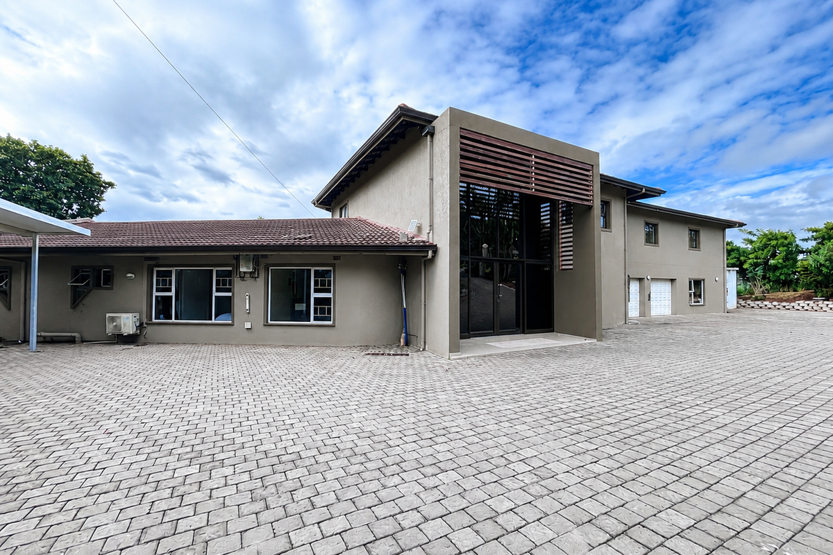 Luxury Family Estate with Endless Possibilities - Photo 3