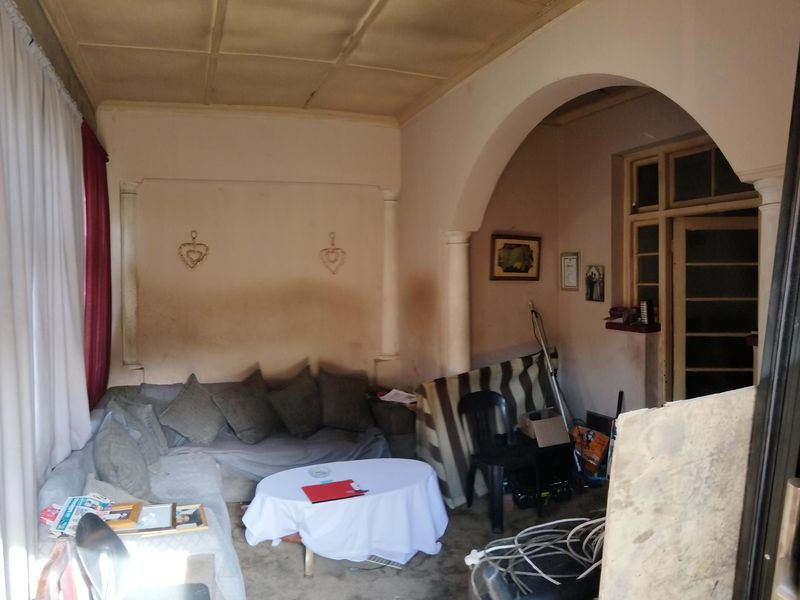 Opportunity Awaits: Bring This House Back to Life - Photo 3