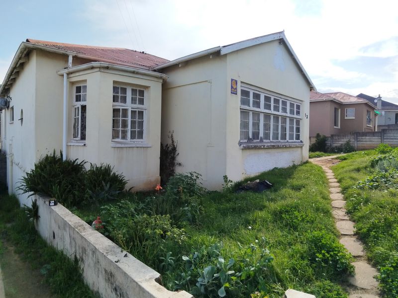 Opportunity Awaits: Bring This House Back to Life - Photo 2