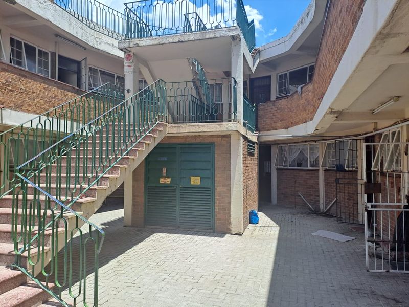 Buyers or Investors Bachelor Flat for Sale at a  Bargain Price in Vereeniging Central. - Photo 7