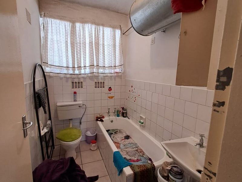Buyers or Investors Bachelor Flat for Sale at a  Bargain Price in Vereeniging Central. - Photo 6