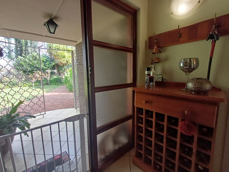 BEST Value For Money In The Quite Location Of SW 1 - Photo 8