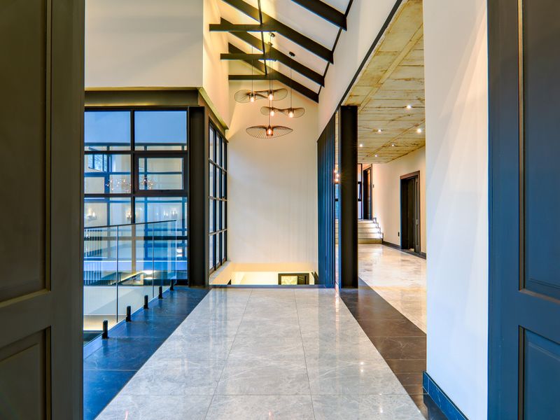 Bespoke Architectural Masterpiece in Waterkloof - Photo 3