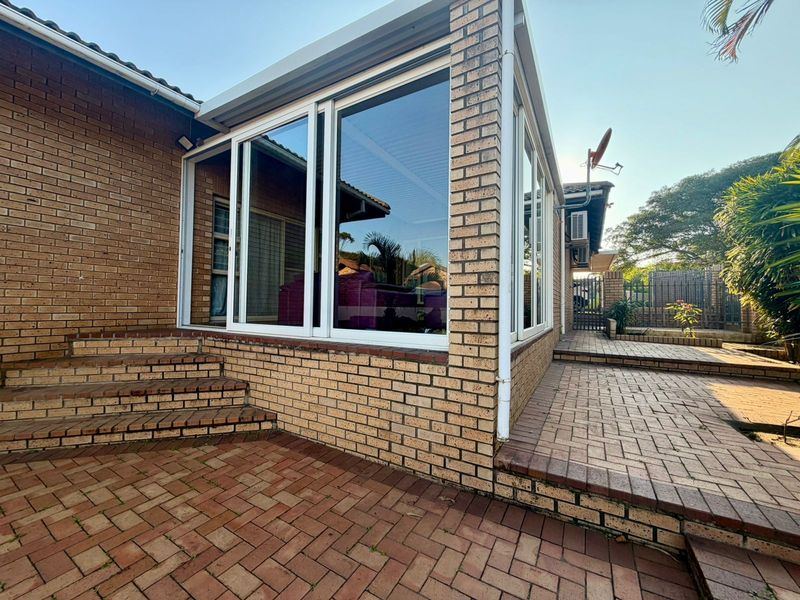 Spacious Family Home for Sale in Meerensee - Photo 6