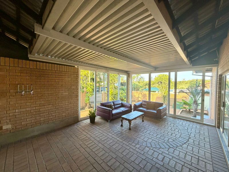 Spacious Family Home for Sale in Meerensee - Photo 3