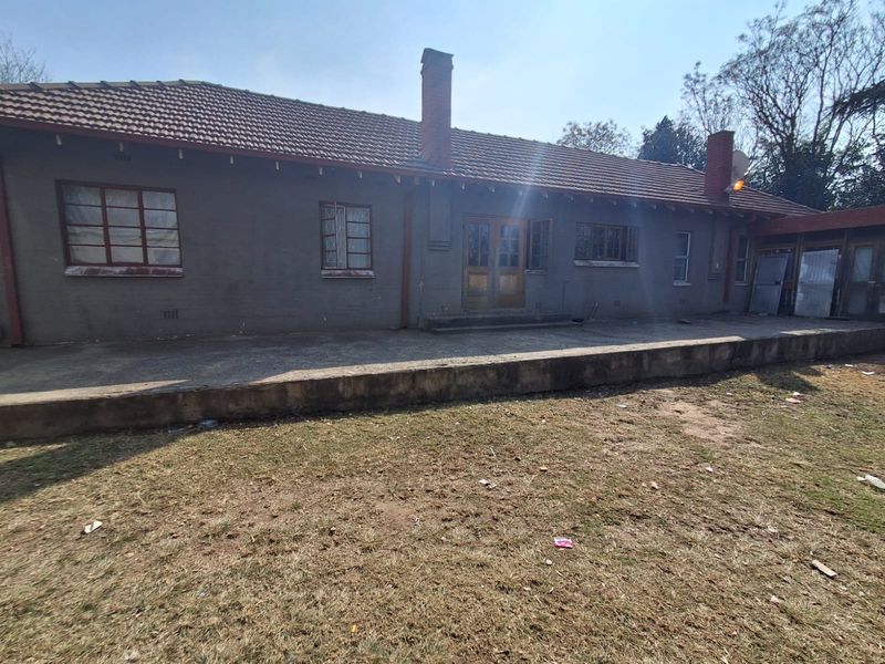 SPACIOUS 3 BEDROOM HOME WITH ENDLESS POTENTIAL IN PEACEHAVEN. - Photo 1