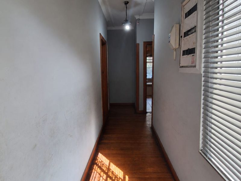 SPACIOUS 3 BEDROOM HOME WITH ENDLESS POTENTIAL IN PEACEHAVEN. - Photo 4