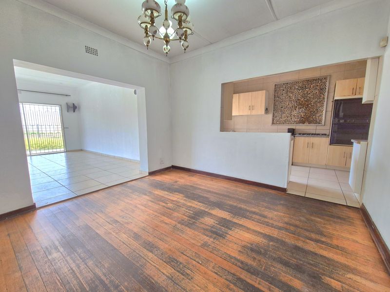 Enormous 4 Bedroom House For Sale In Dalview! - Photo 6