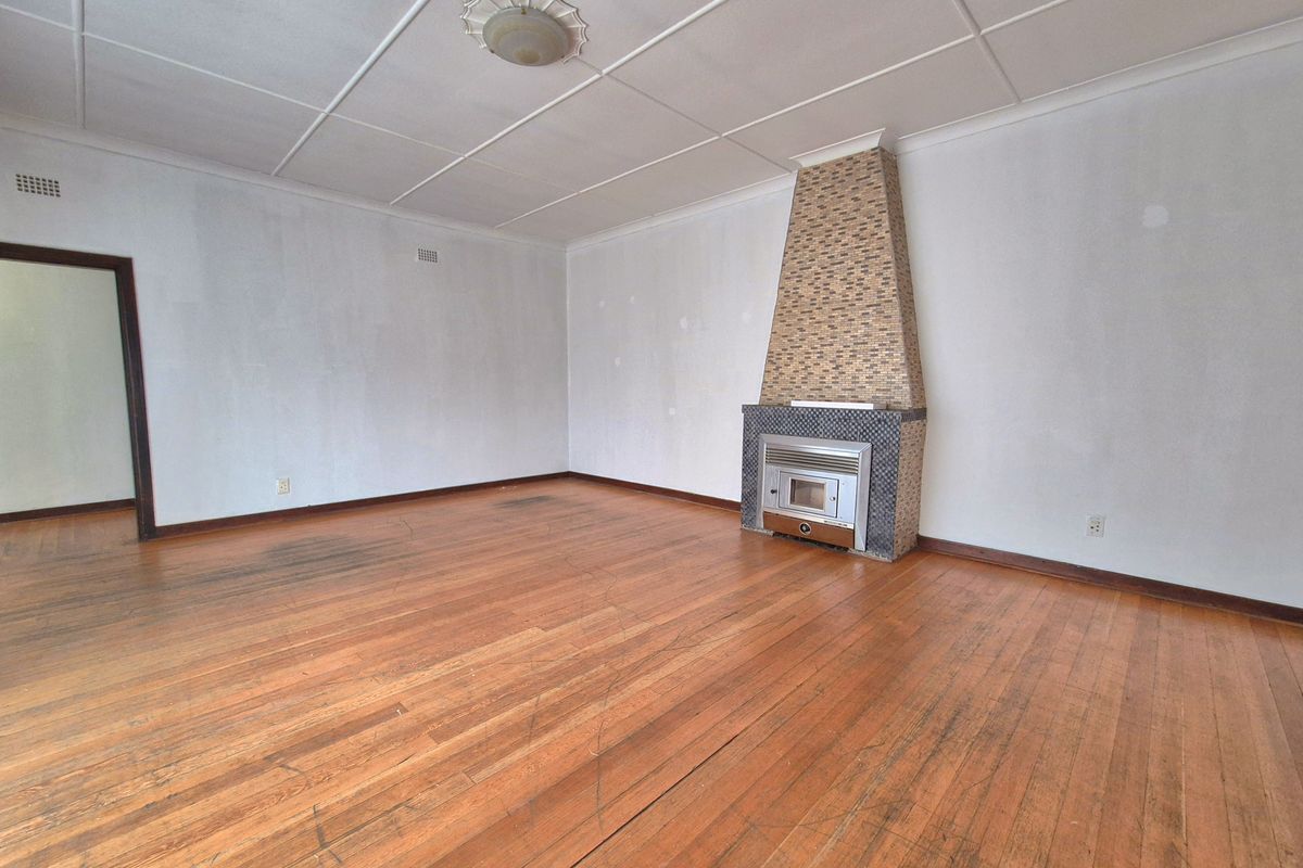 Enormous 4 Bedroom House For Sale In Dalview! - Photo 5
