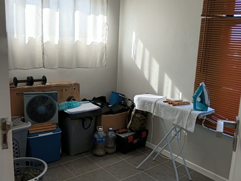 Modern 2 Bedroom House For Sale In Kidds Beach - Photo 9