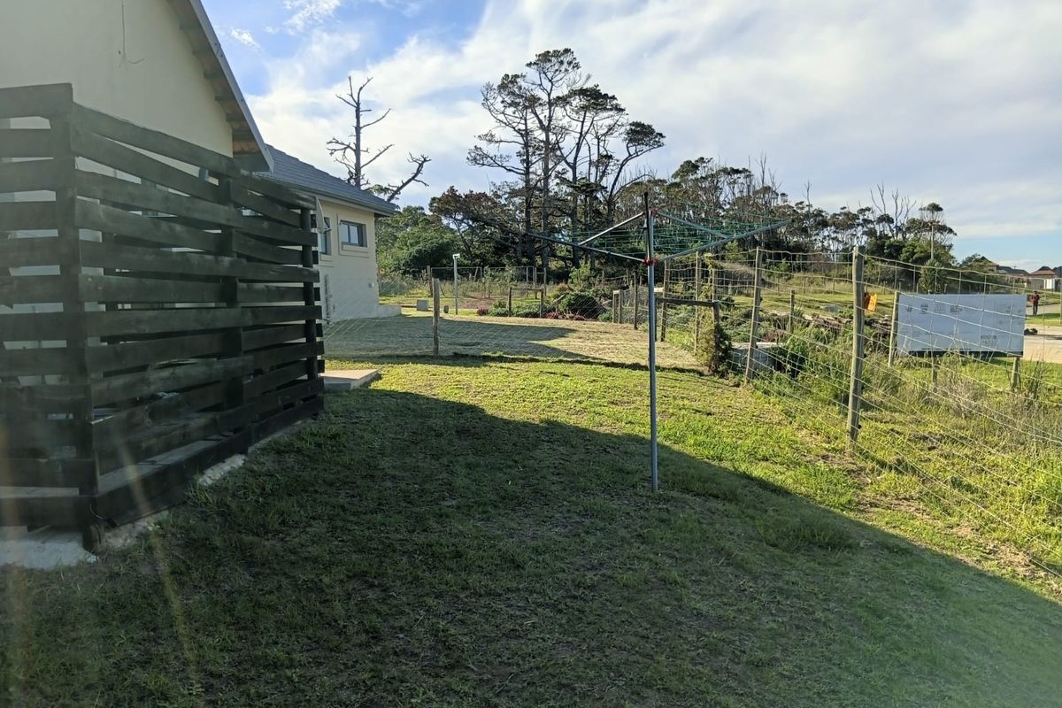 Modern 2 Bedroom House For Sale In Kidds Beach - Photo 5