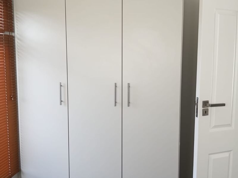 Modern 2 Bedroom House For Sale In Kidds Beach - Photo 8