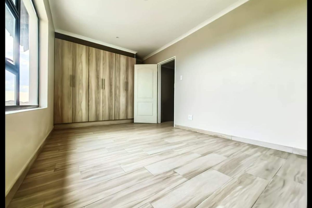 Modern 2 Bedroom Duplex for Sale in Secunda - Photo 5