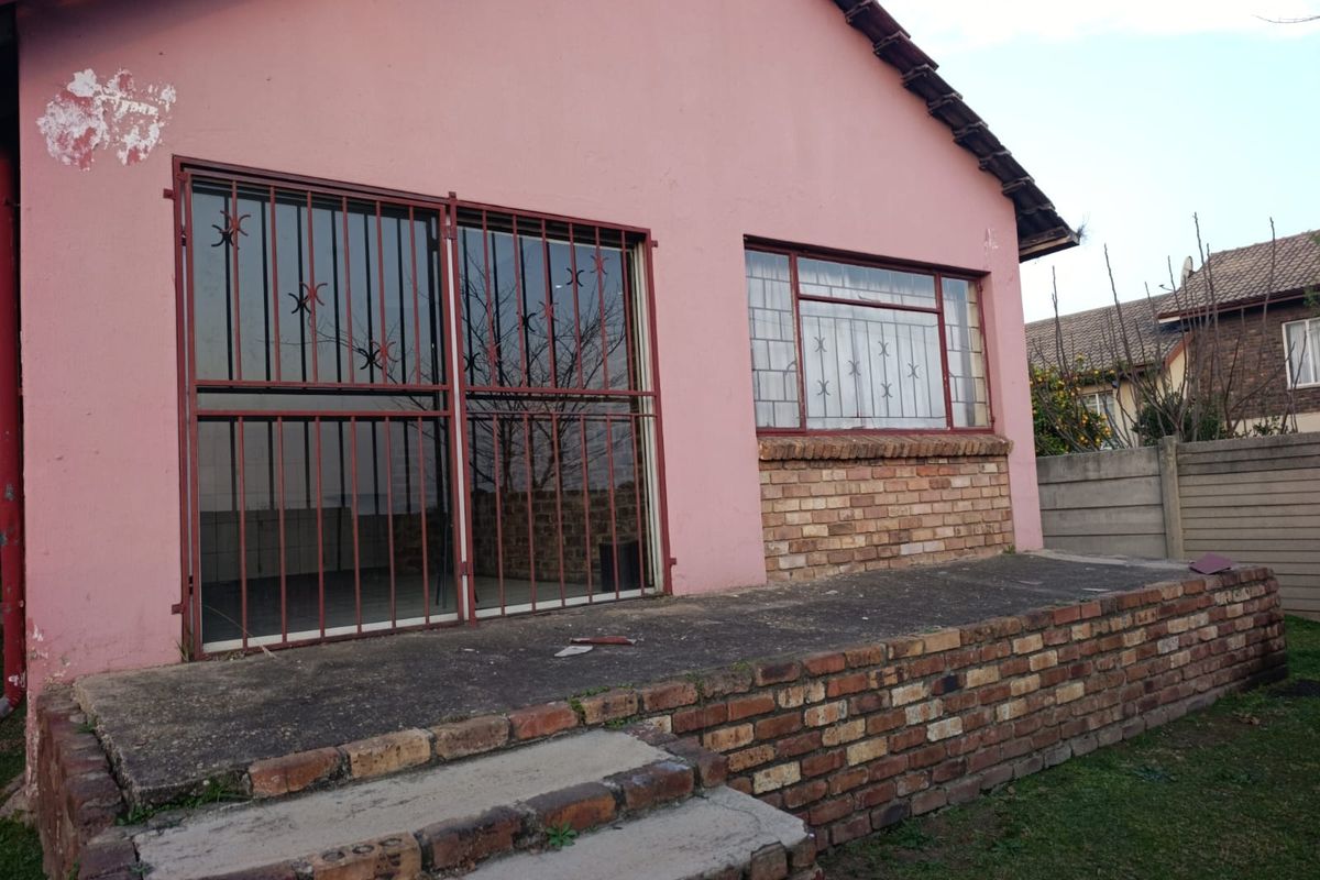 A Property For Sale - Photo 2