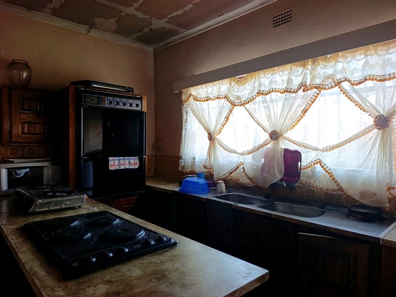 A Property For Sale - Photo 5