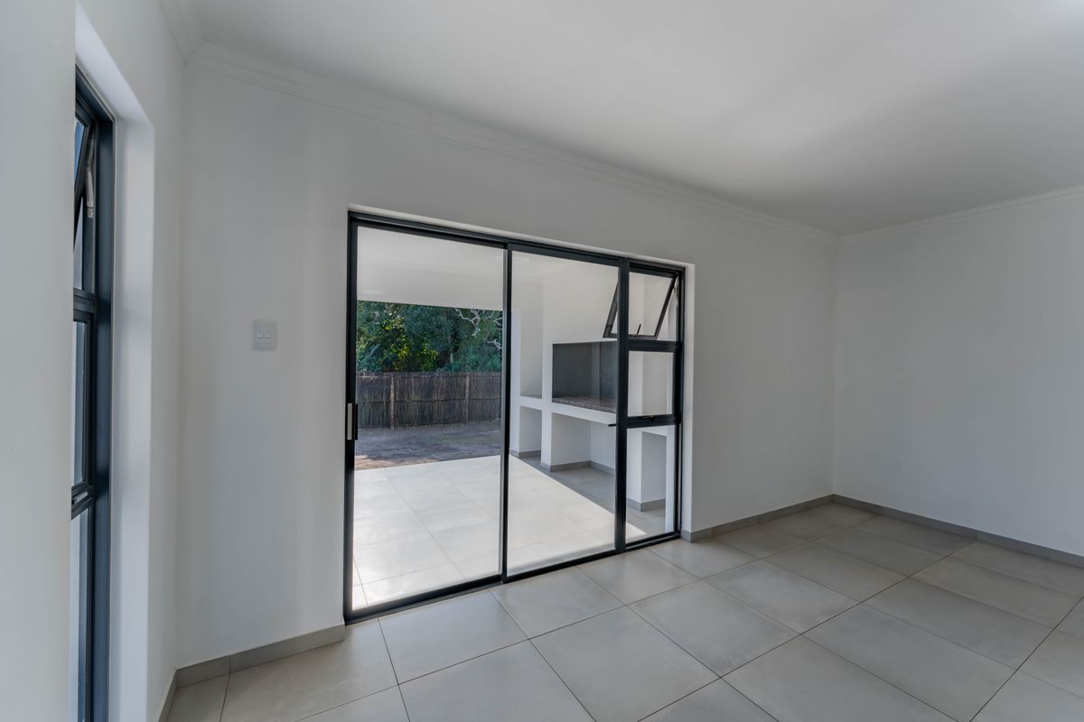 3 Bedroom, 2 Bathroom Family Home in a Quiet Area in Aston Bay, Jeffreys Bay - Photo 5