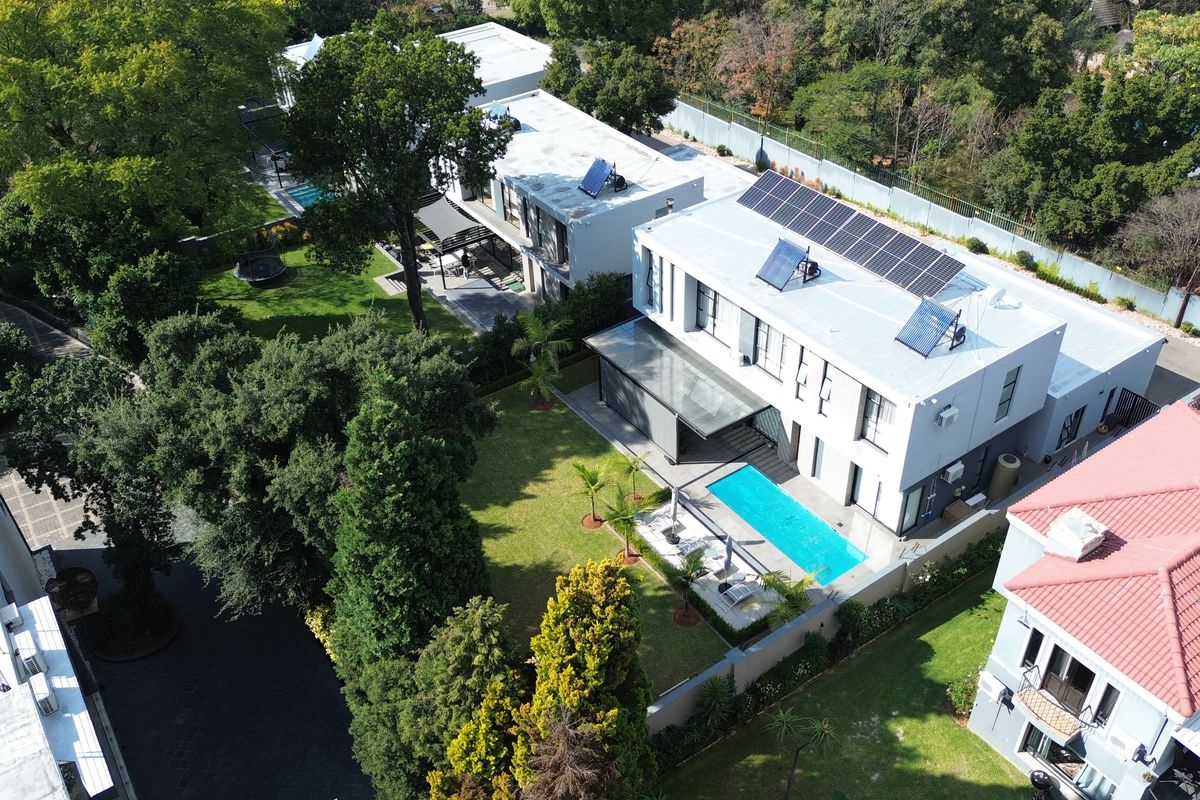 Exceptional 4-Bedroom Masterpiece - one Bryanston's Most Coveted Address - Photo 3