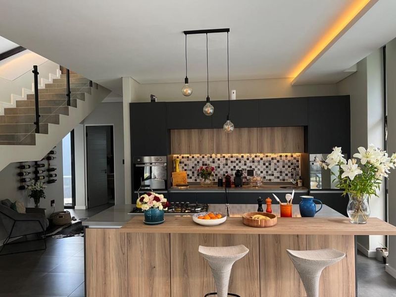 Exceptional 4-Bedroom Masterpiece - one Bryanston's Most Coveted Address - Photo 8