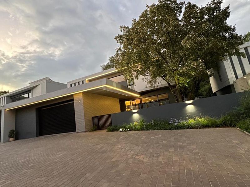 Exceptional 4-Bedroom Masterpiece - one Bryanston's Most Coveted Address - Photo 3