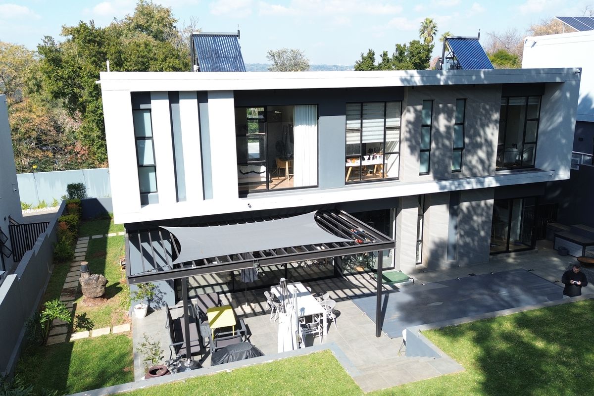 Exceptional 4-Bedroom Masterpiece - one Bryanston's Most Coveted Address - Photo 4