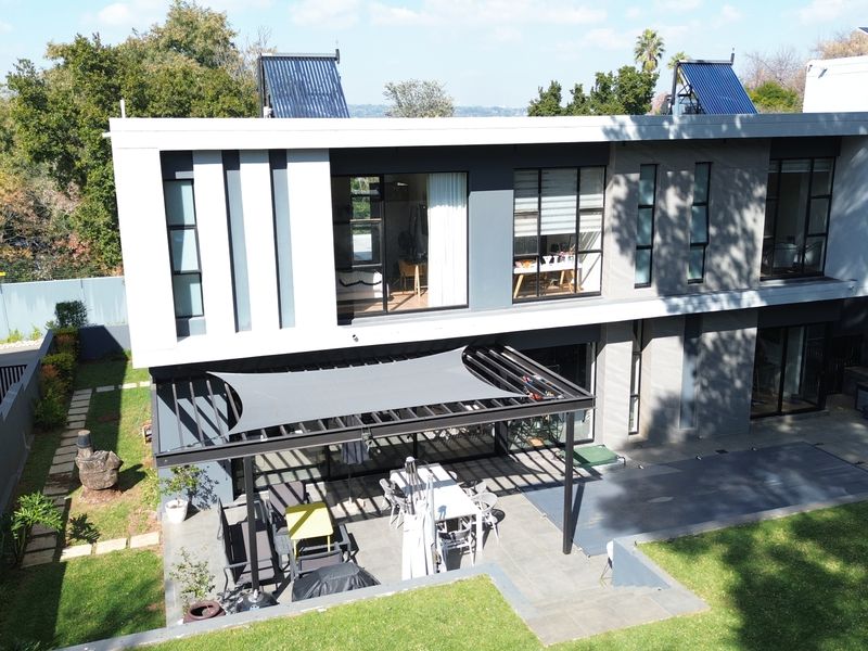 Exceptional 4-Bedroom Masterpiece - one Bryanston's Most Coveted Address - Photo 2