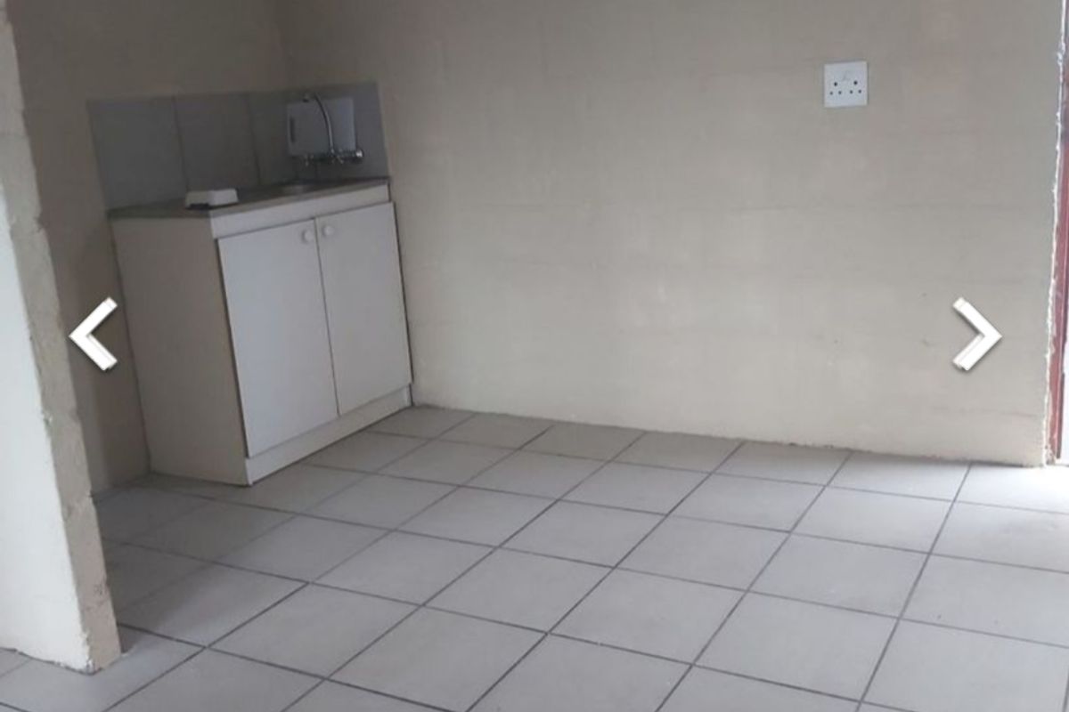 Calling all investors for this prime commercial property - Photo 3