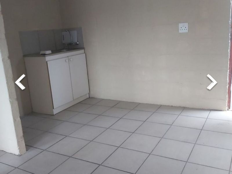 Calling all investors for this prime commercial property - Photo 3