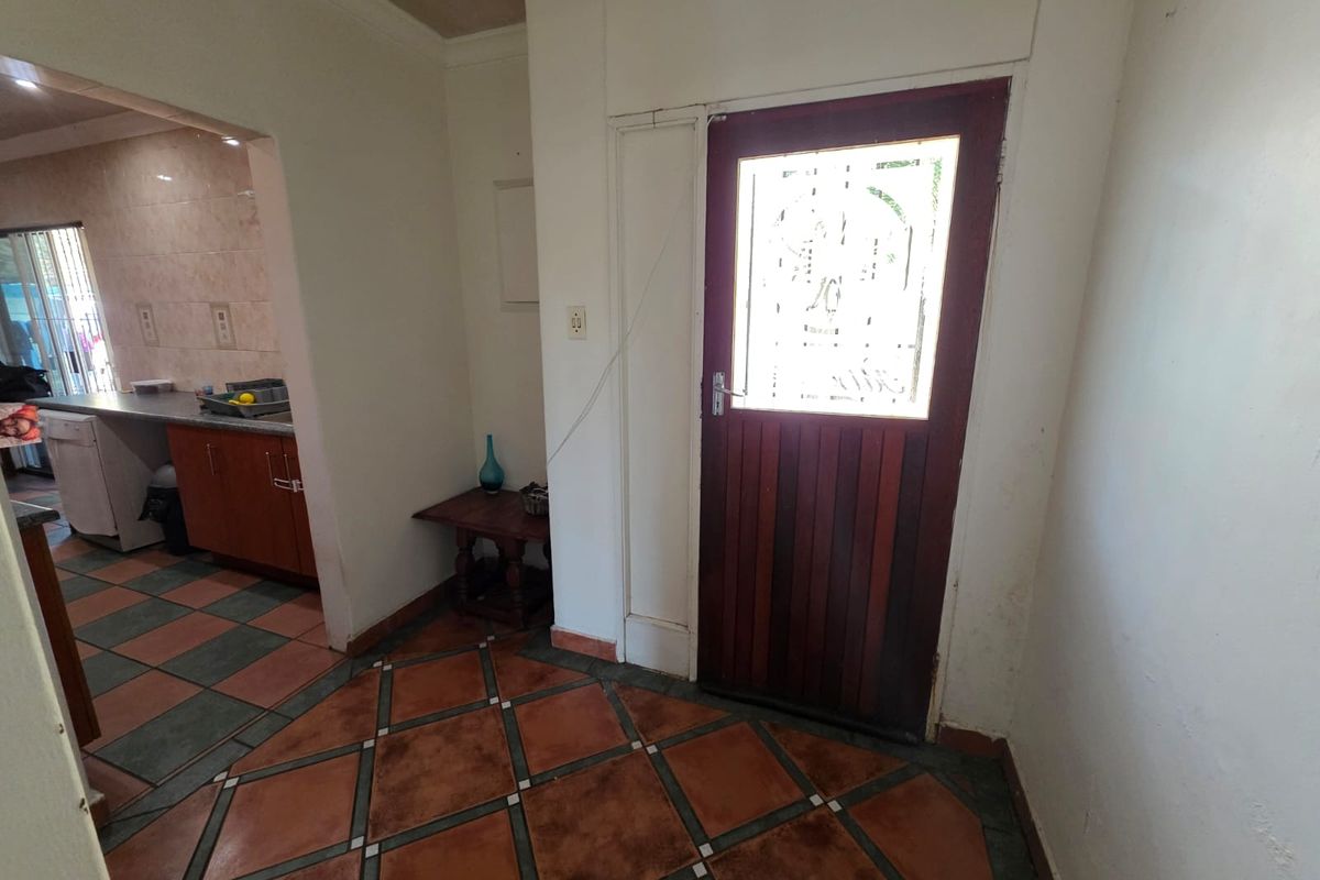 Beautiful Family Home for Sale in Sasolburg - Photo 5