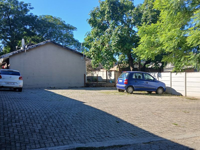 Calling all investors for this prime commercial property - Photo 6