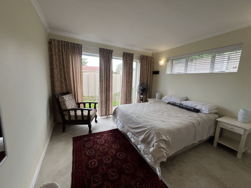 Prime Location • Double Storey • Spectacular Sea Views - Photo 10