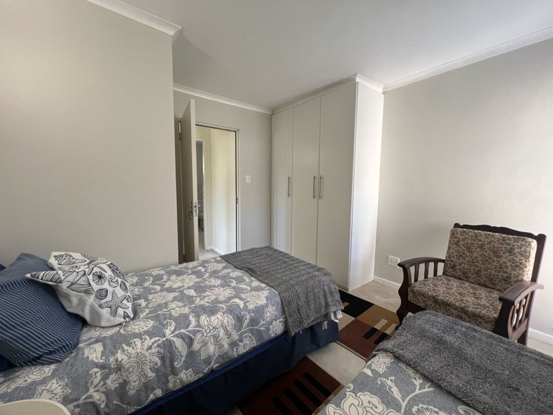 Prime Location • Double Storey • Spectacular Sea Views - Photo 8