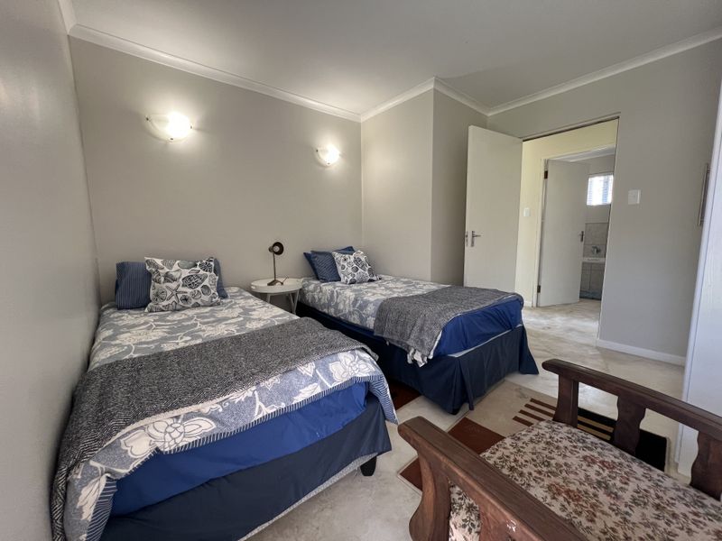 Prime Location • Double Storey • Spectacular Sea Views - Photo 7