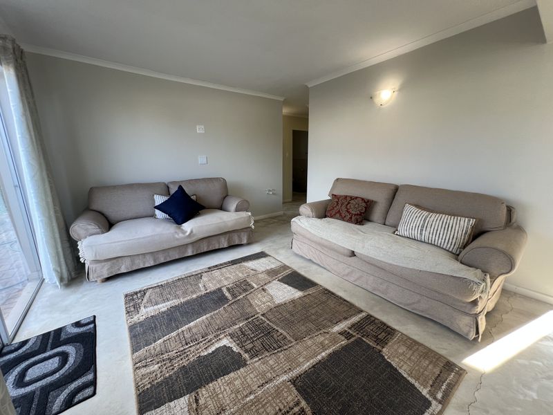 Prime Location • Double Storey • Spectacular Sea Views - Photo 6