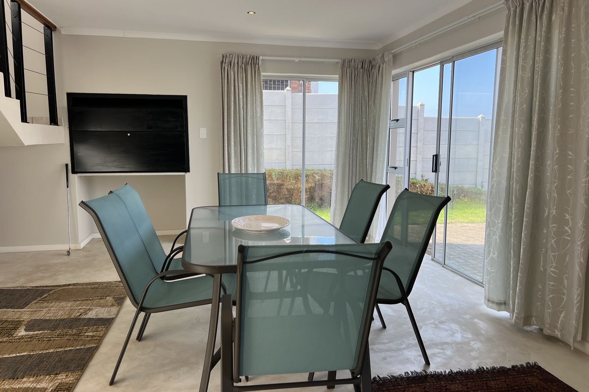 Prime Location • Double Storey • Spectacular Sea Views - Photo 3