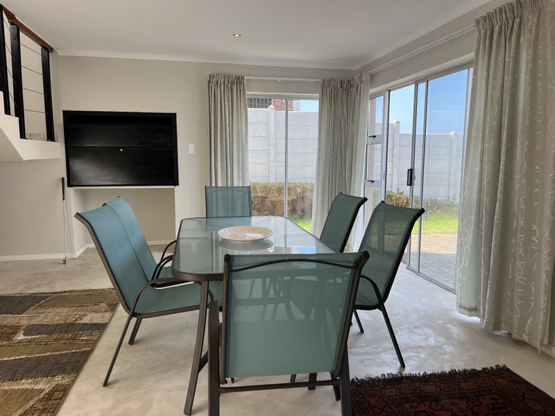 Prime Location • Double Storey • Spectacular Sea Views - Photo 3