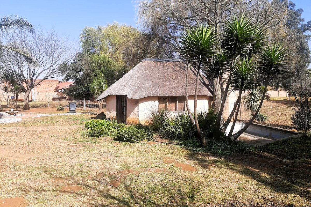 Spacious 4-Bedroom Plot Home to Rent – Country Living with Ample Space - Photo 3
