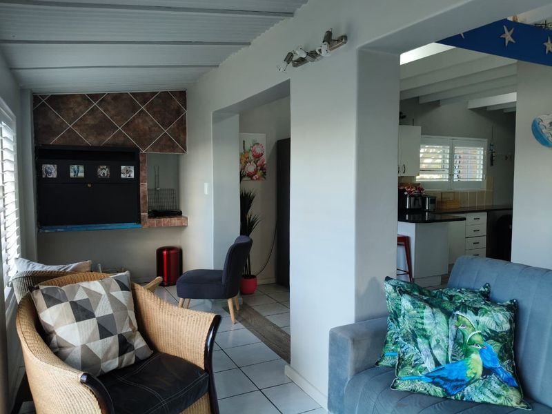 Double-Storey Facebrick Home with Distant Sea Views - Photo 8