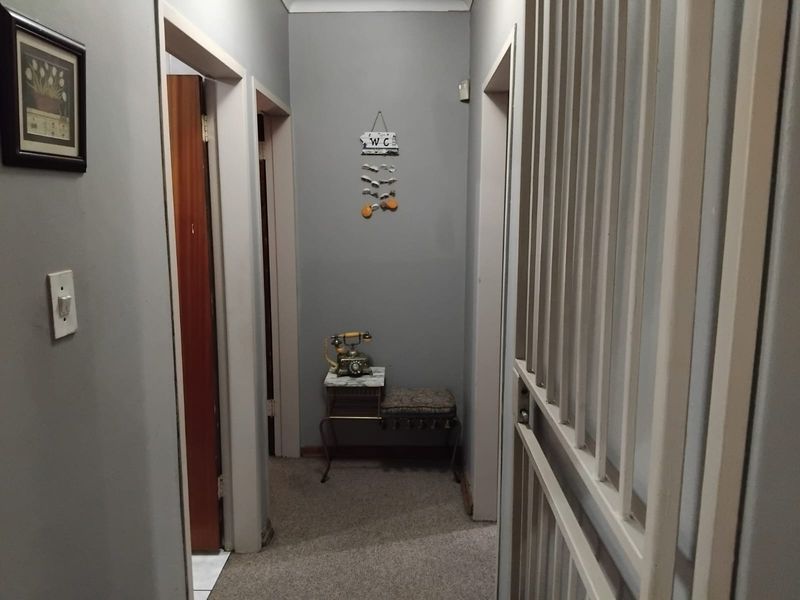 Charming 2-Bedroom Home with Entertainment Area, Splash Pool and JoJo Tank - Photo 9