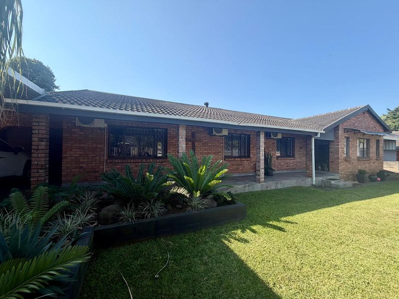 Modern Renovated Face-Brick Home with Flatlet for Sale in Veld en Vlei - Photo 8