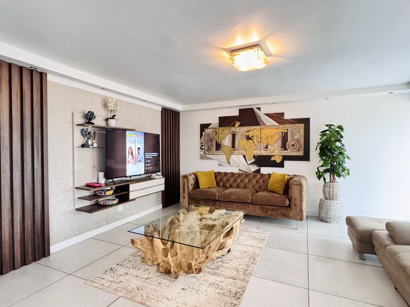 Luxury Family Living in The Ridge Estate - Photo 7