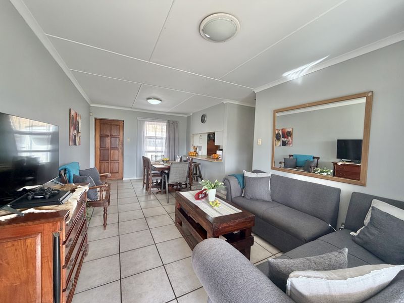 Townhouse o sale in Aston Bay - Photo 3