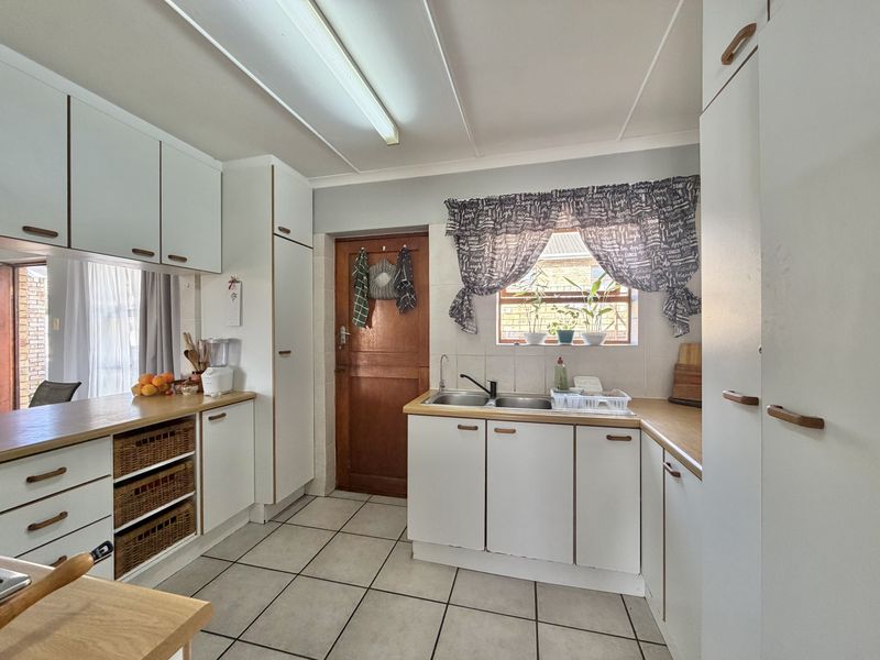 Townhouse o sale in Aston Bay - Photo 5